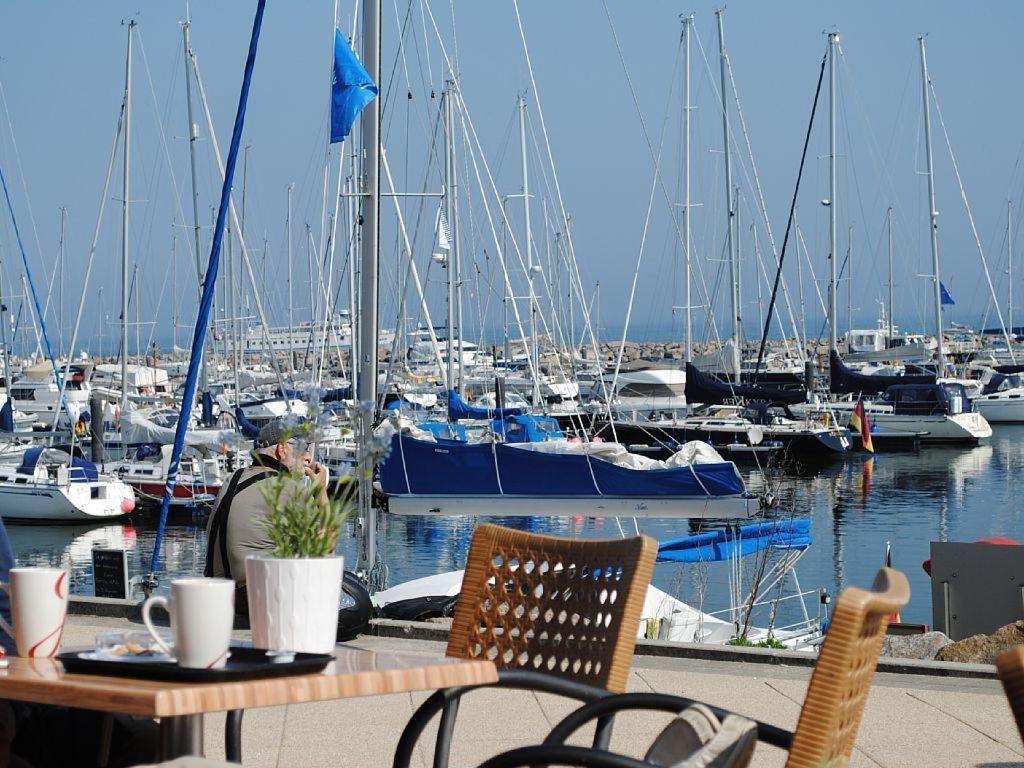 Fewo Strandstrasse - Fuehrt Auf Die Schoene Ostsee-Seebruecke Кюлунгсборн Екстер'єр фото